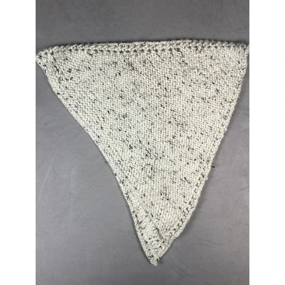 Handmade Chunky Knit Triangle Scarf Cream Speckled Donegal Wool Blend‎ Wrap